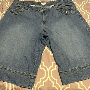 Cato Women 22W 2 tone Capri pants